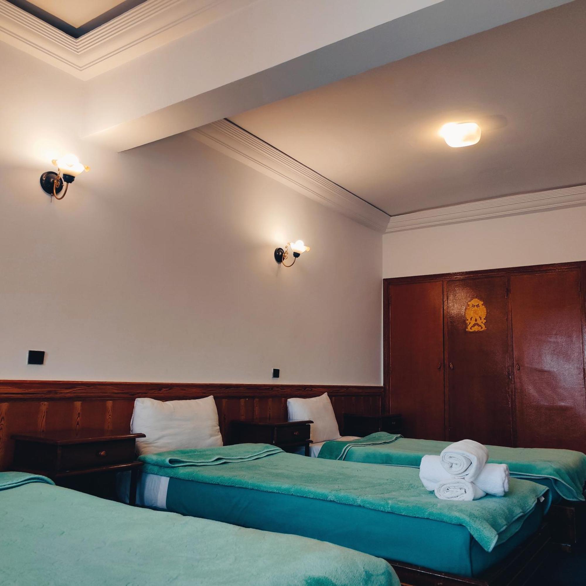 Hotel Amrouss Touristic Darmaroc Azrou Habitación foto